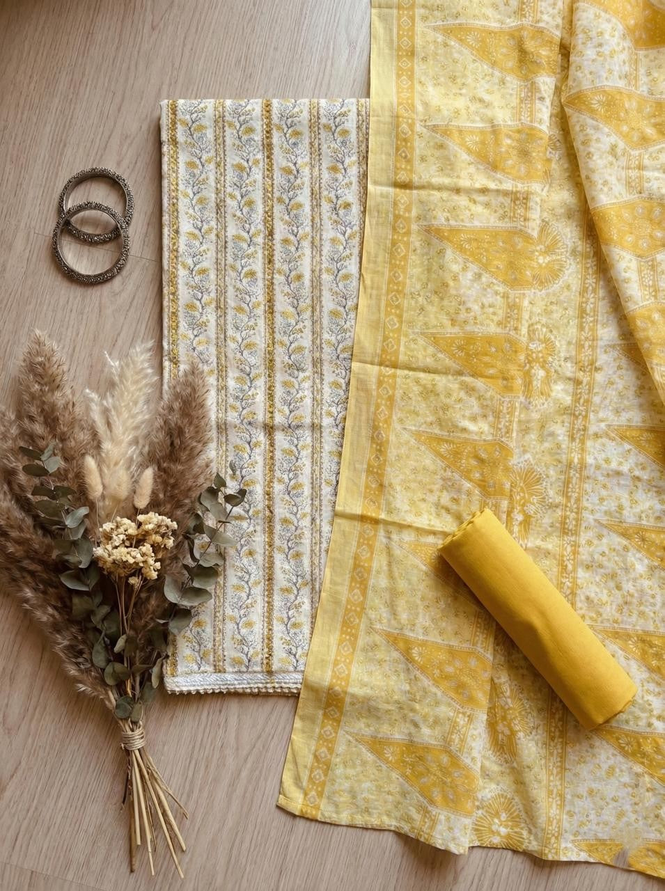 BEAUTIFUL AOP VERTICAL LEAVES - YELLOW