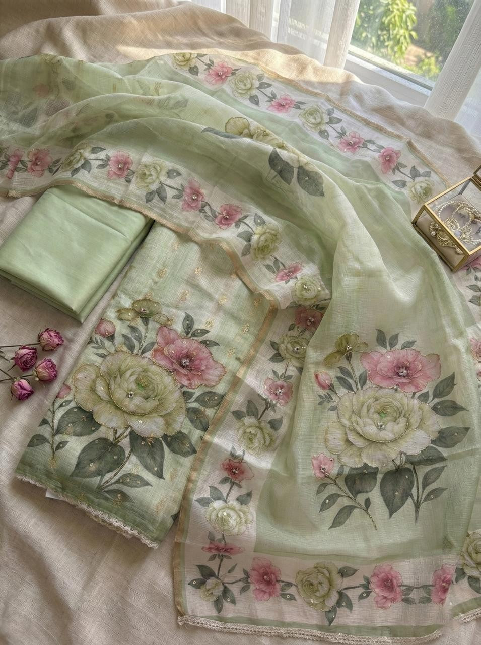 EMBELLISHED FLOWER PRINTED AOP - GREEN