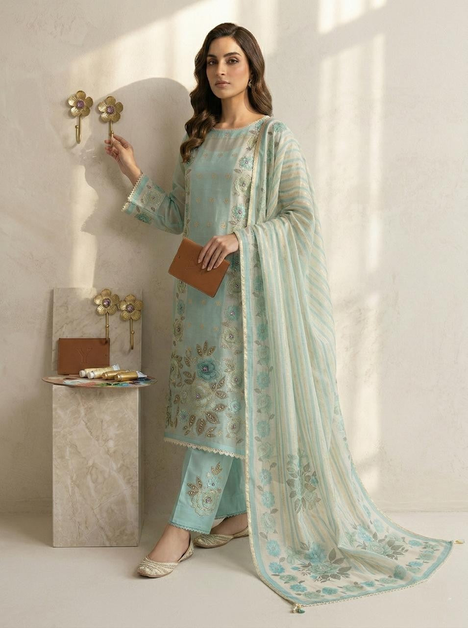 EMBELLISHED FLOWER PRINTED AOP - BLUE