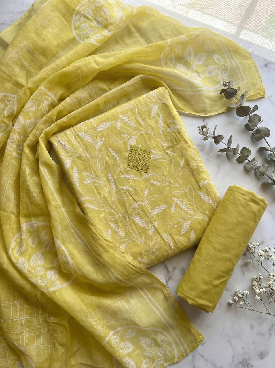 AOP PRINT WITH BROAD SCALLOPED BORDER - GREEN